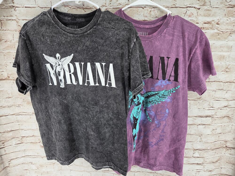 Pair of Nirvana Tops Men's Size Medium Black Purple Nirvana